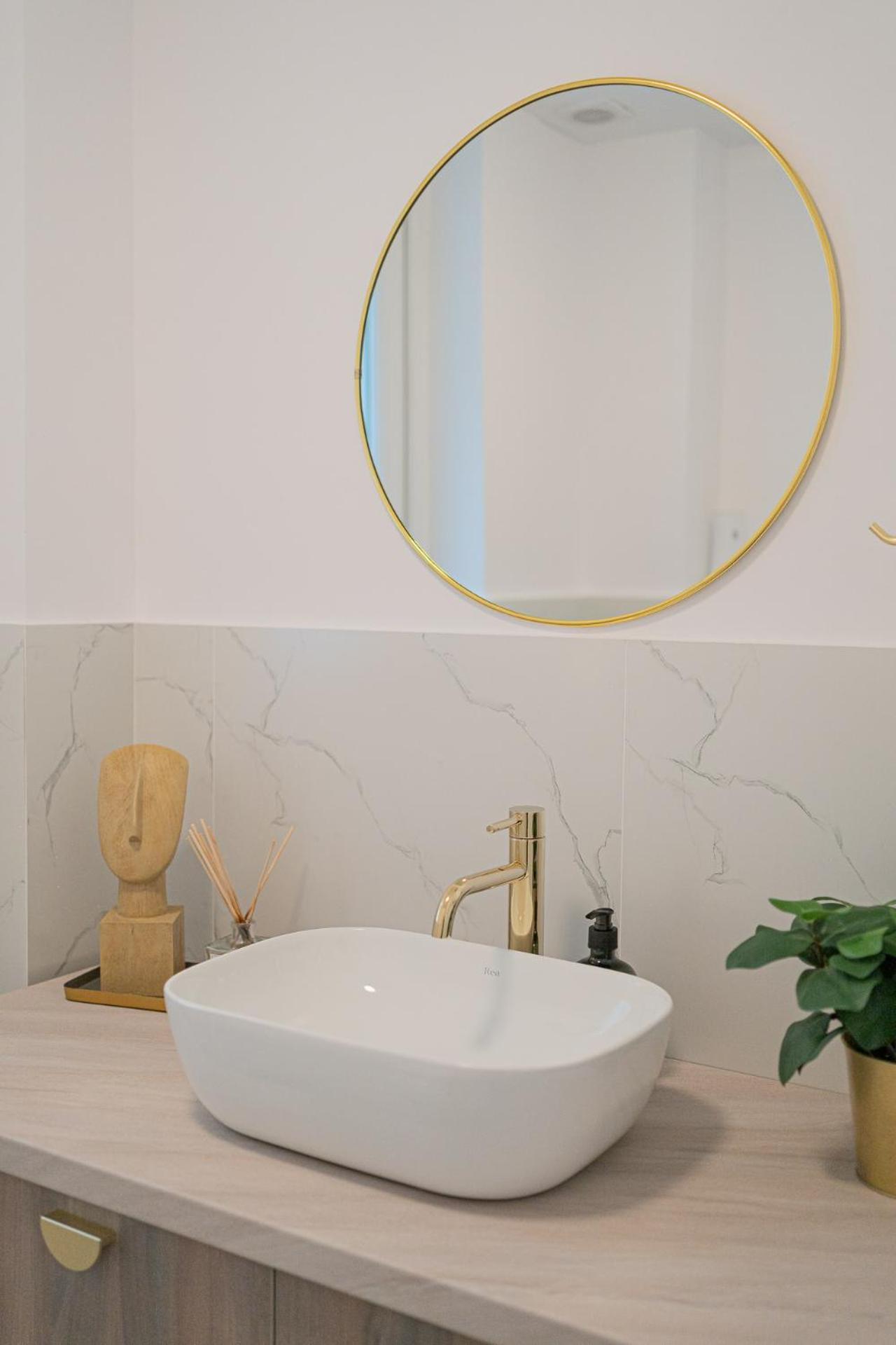 Loggia & Luxe 5Br Penthouse In Universitatii Area Bucarest Esterno foto
