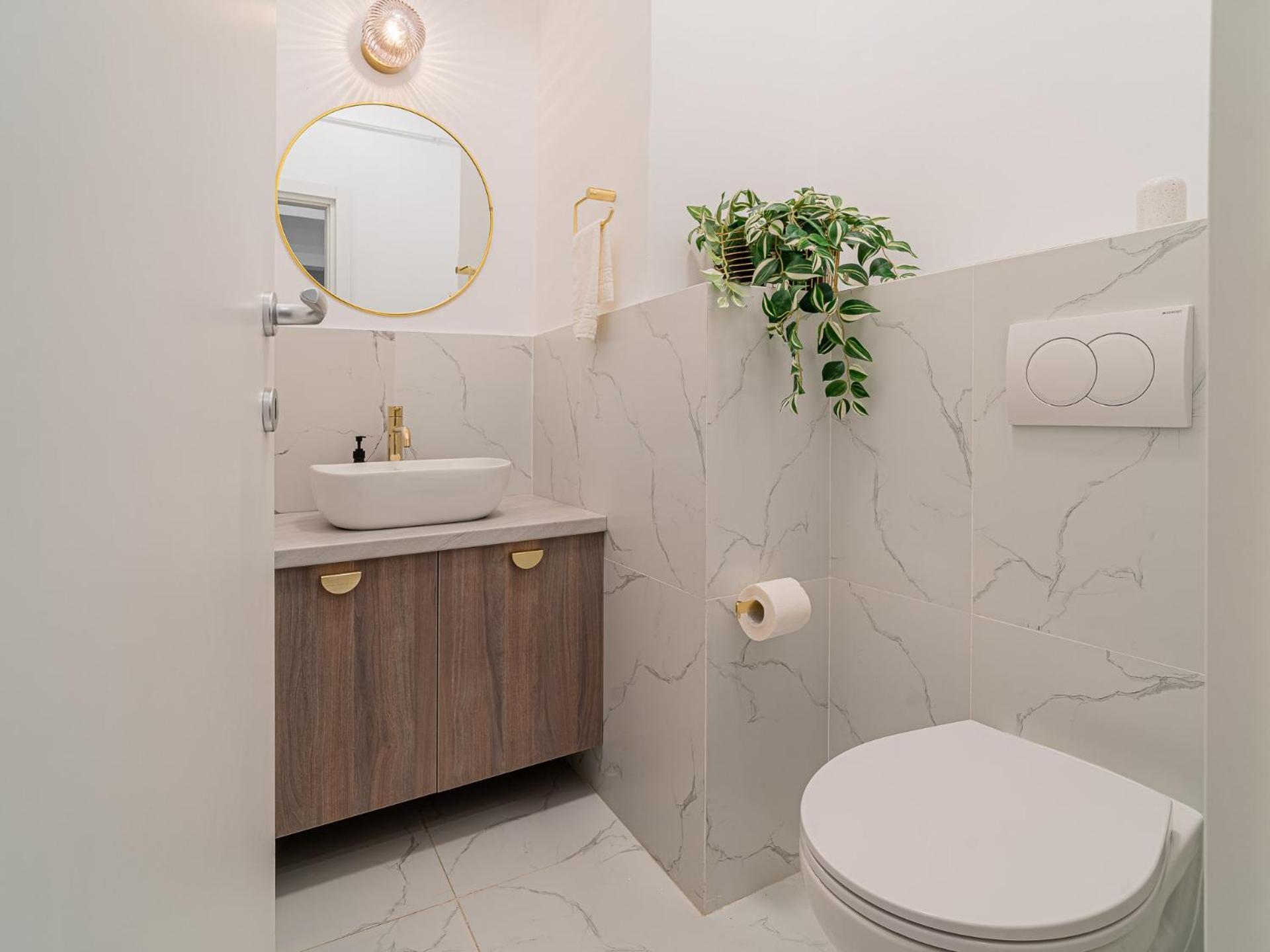 Loggia & Luxe 5Br Penthouse In Universitatii Area Bucarest Esterno foto