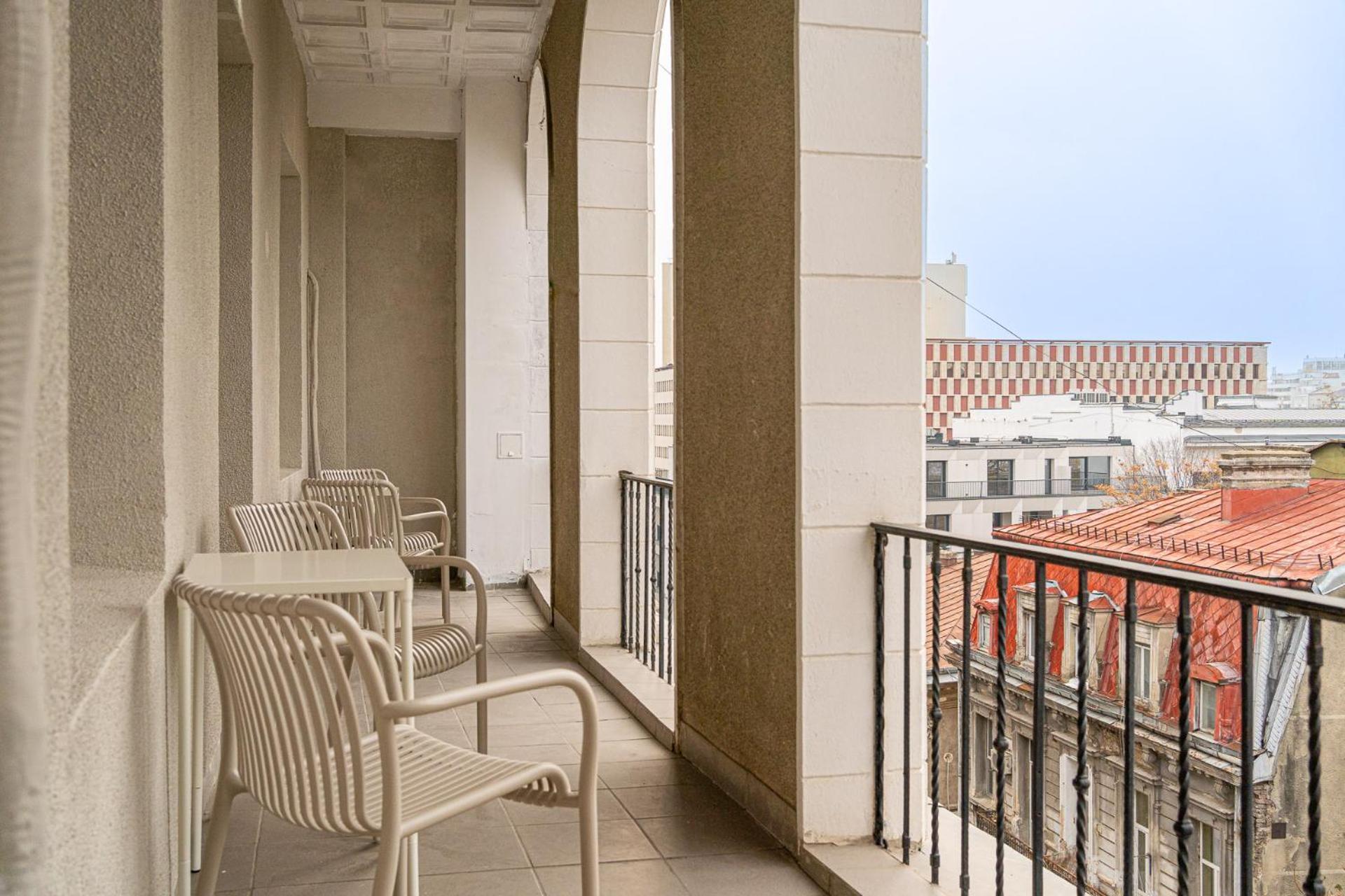 Loggia & Luxe 5Br Penthouse In Universitatii Area Bucarest Esterno foto