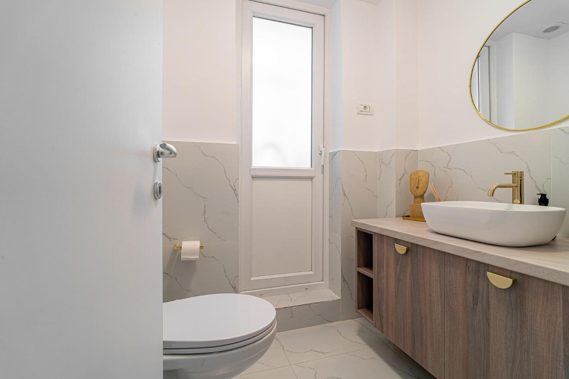 Loggia & Luxe 5Br Penthouse In Universitatii Area Bucarest Esterno foto