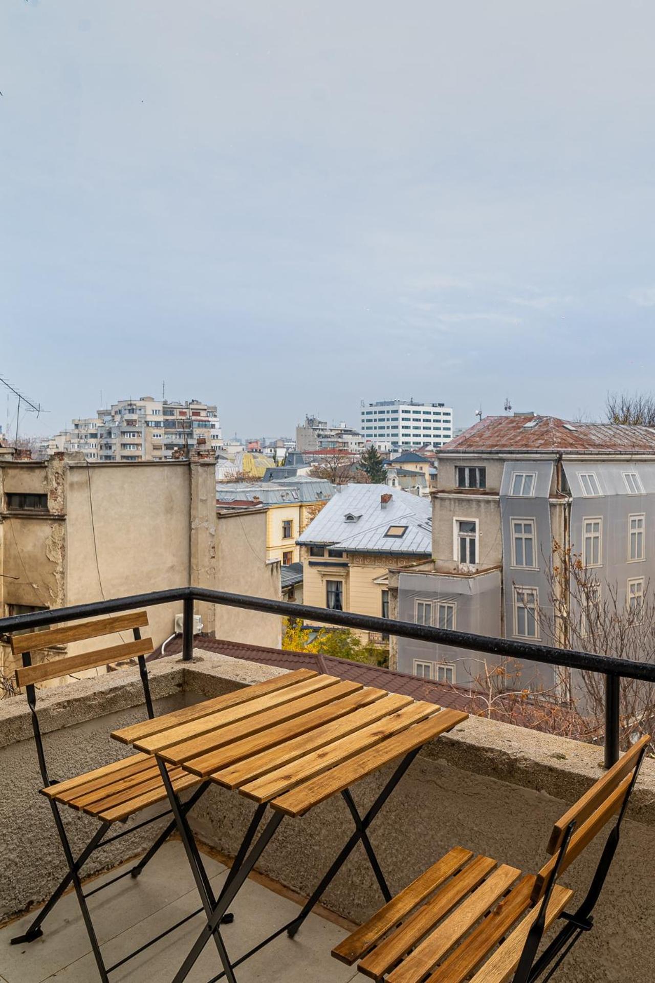 Loggia & Luxe 5Br Penthouse In Universitatii Area Bucarest Esterno foto