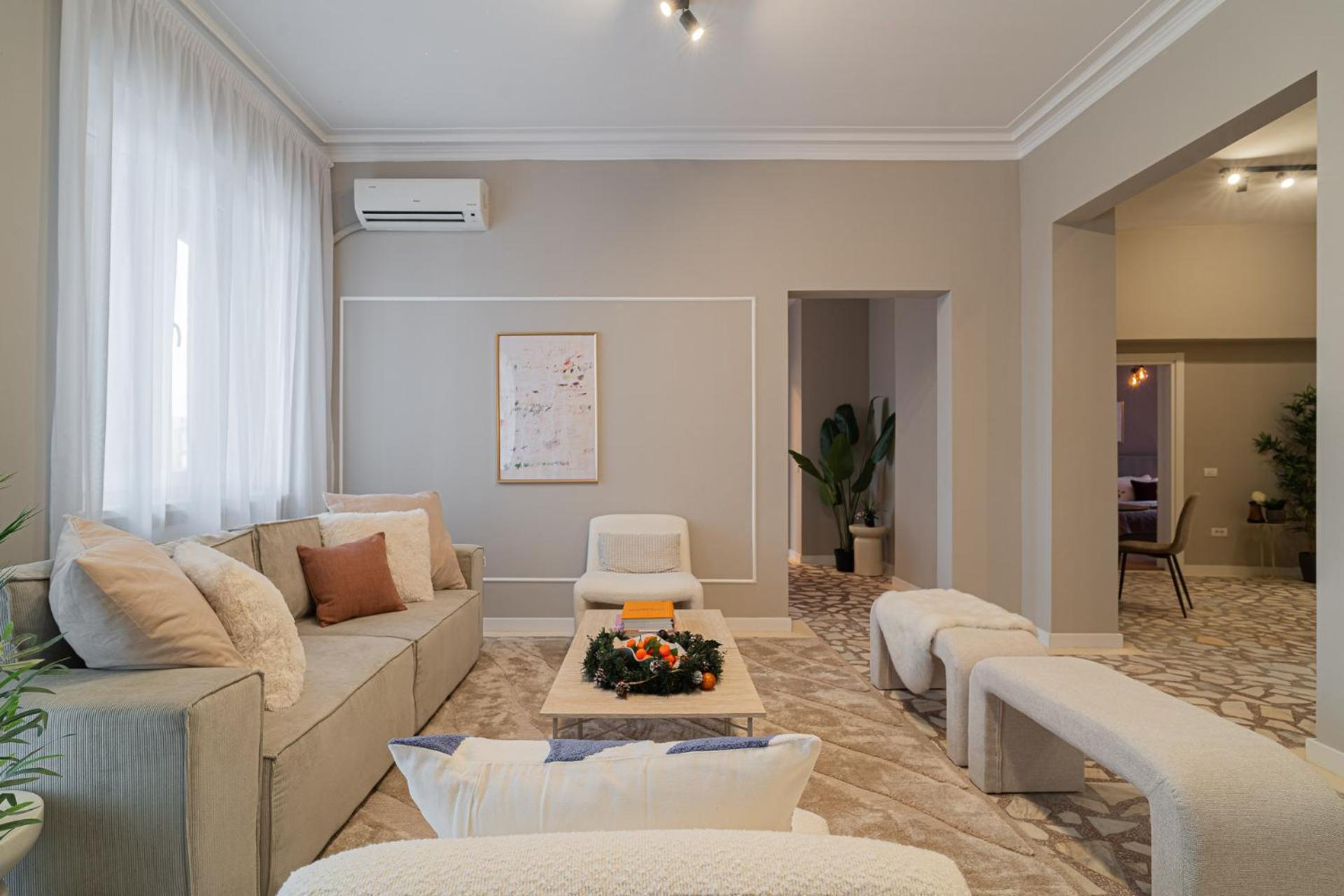 Loggia & Luxe 5Br Penthouse In Universitatii Area Bucarest Esterno foto