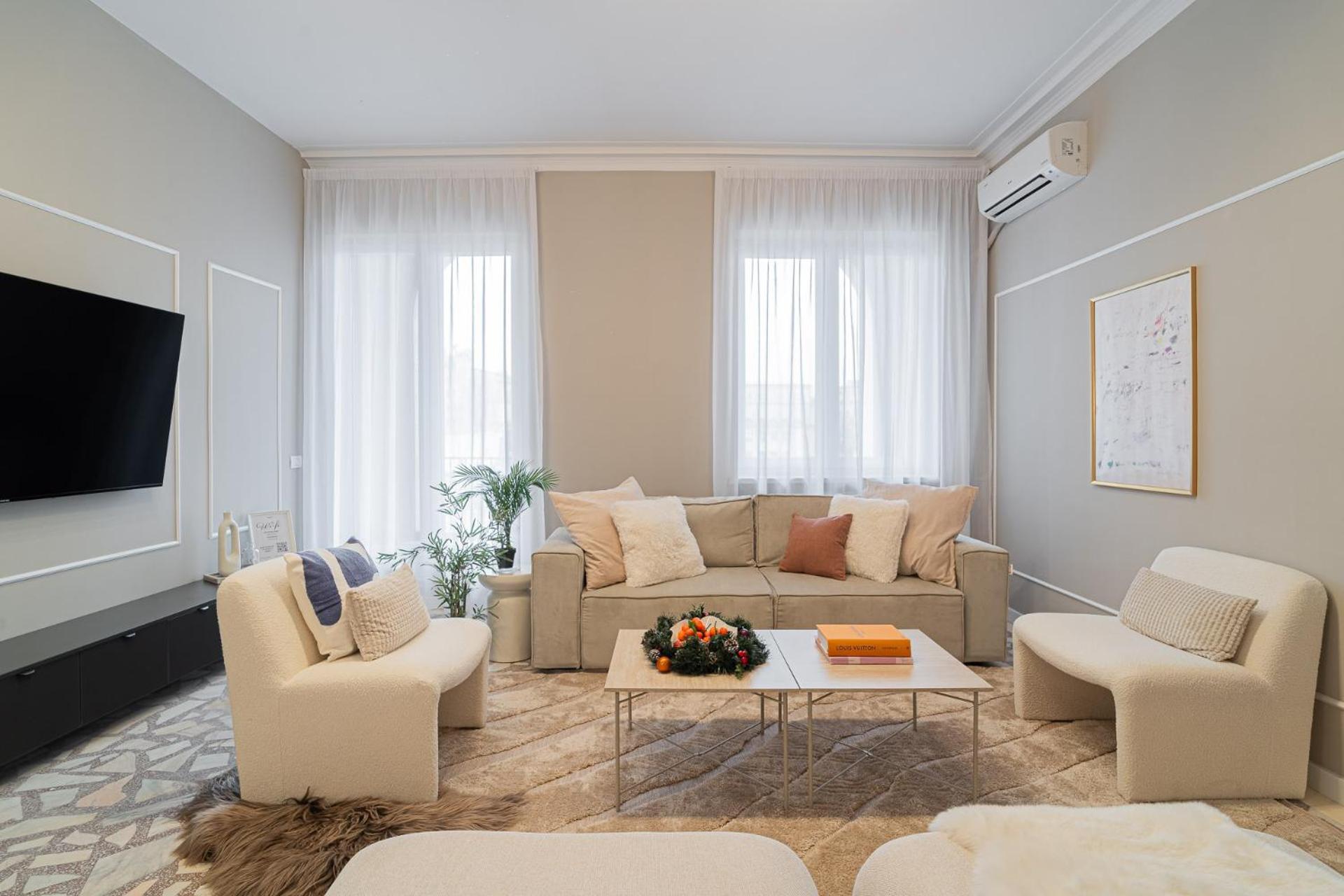 Loggia & Luxe 5Br Penthouse In Universitatii Area Bucarest Esterno foto