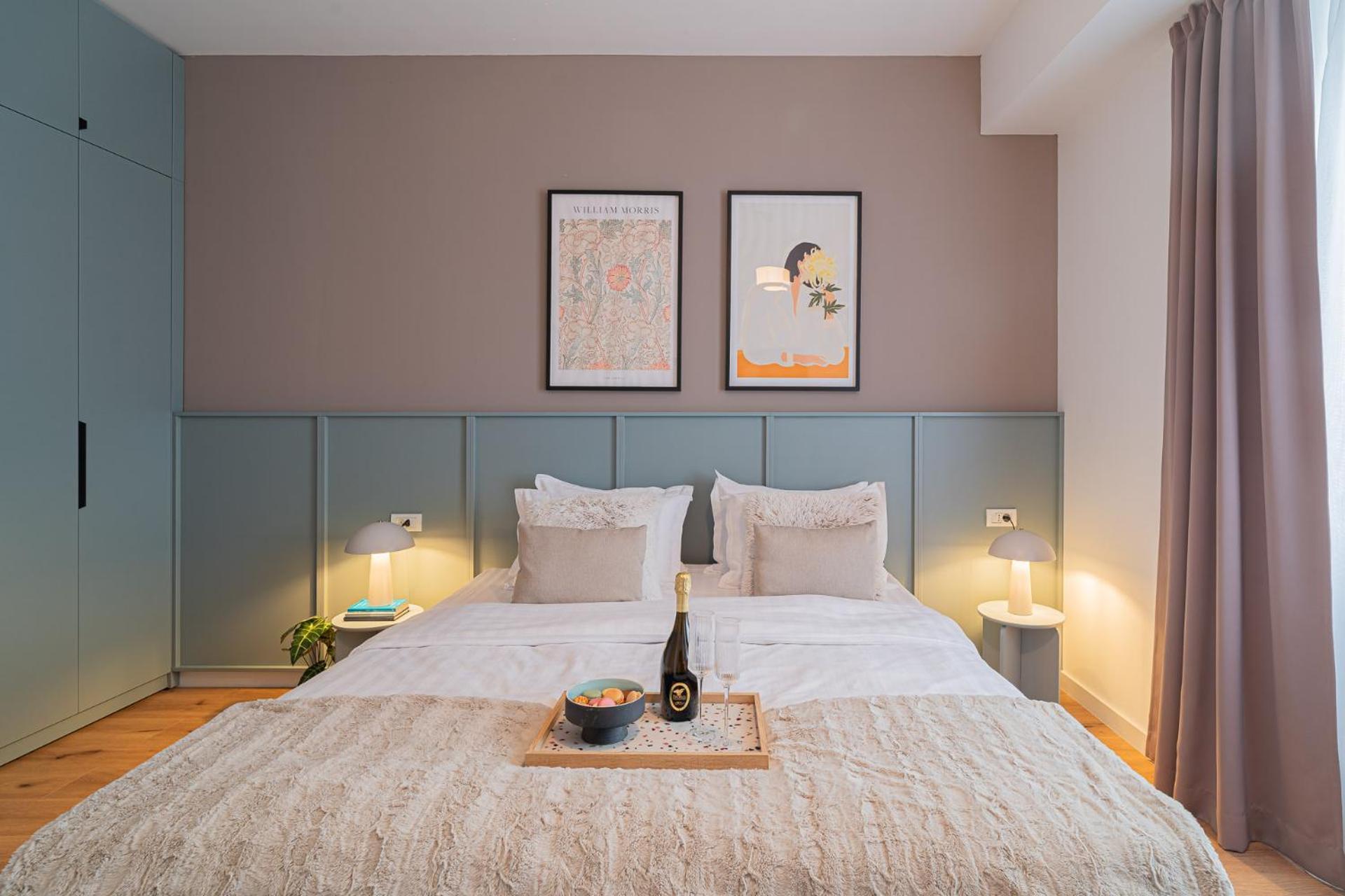 Loggia & Luxe 5Br Penthouse In Universitatii Area Bucarest Esterno foto