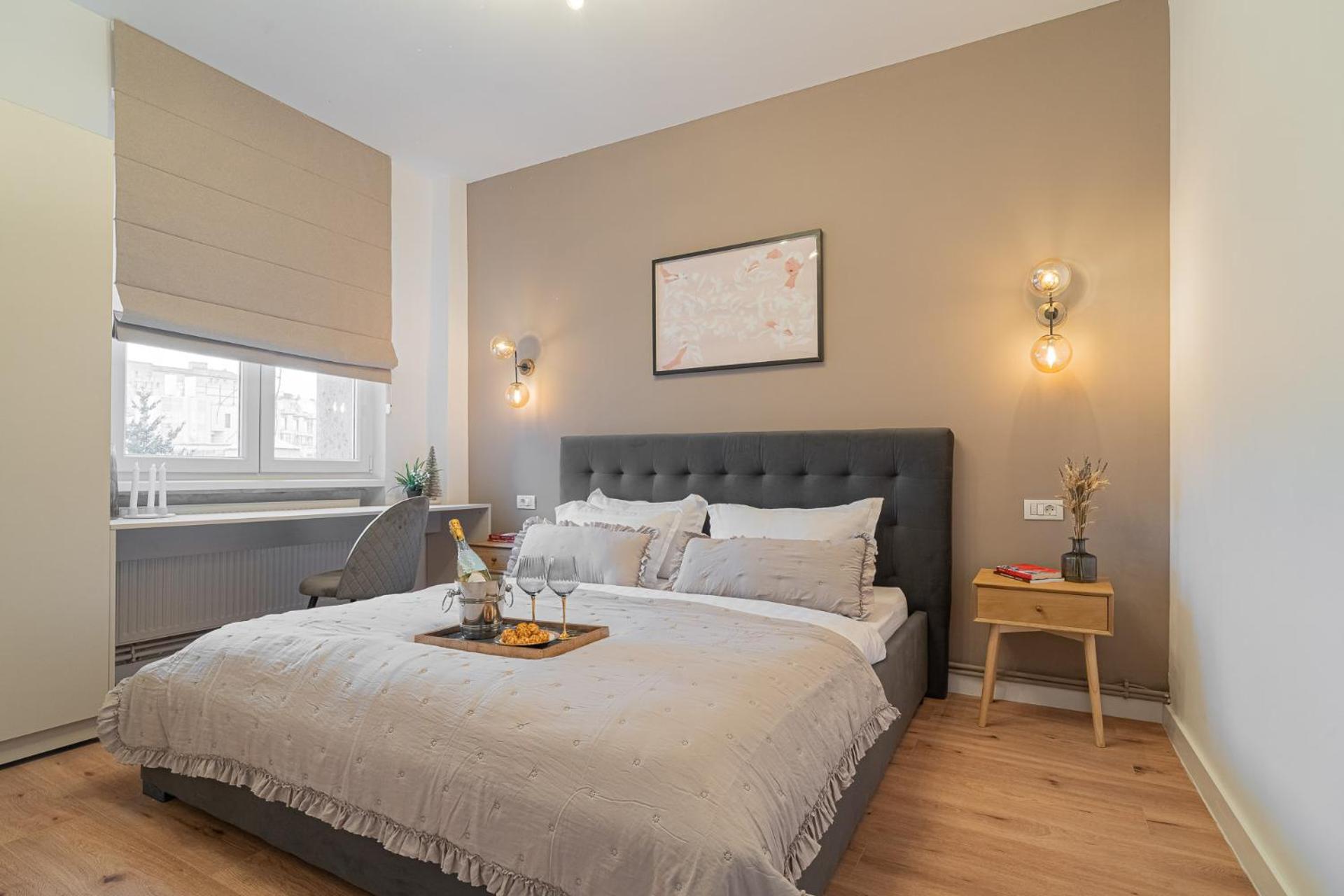 Loggia & Luxe 5Br Penthouse In Universitatii Area Bucarest Esterno foto
