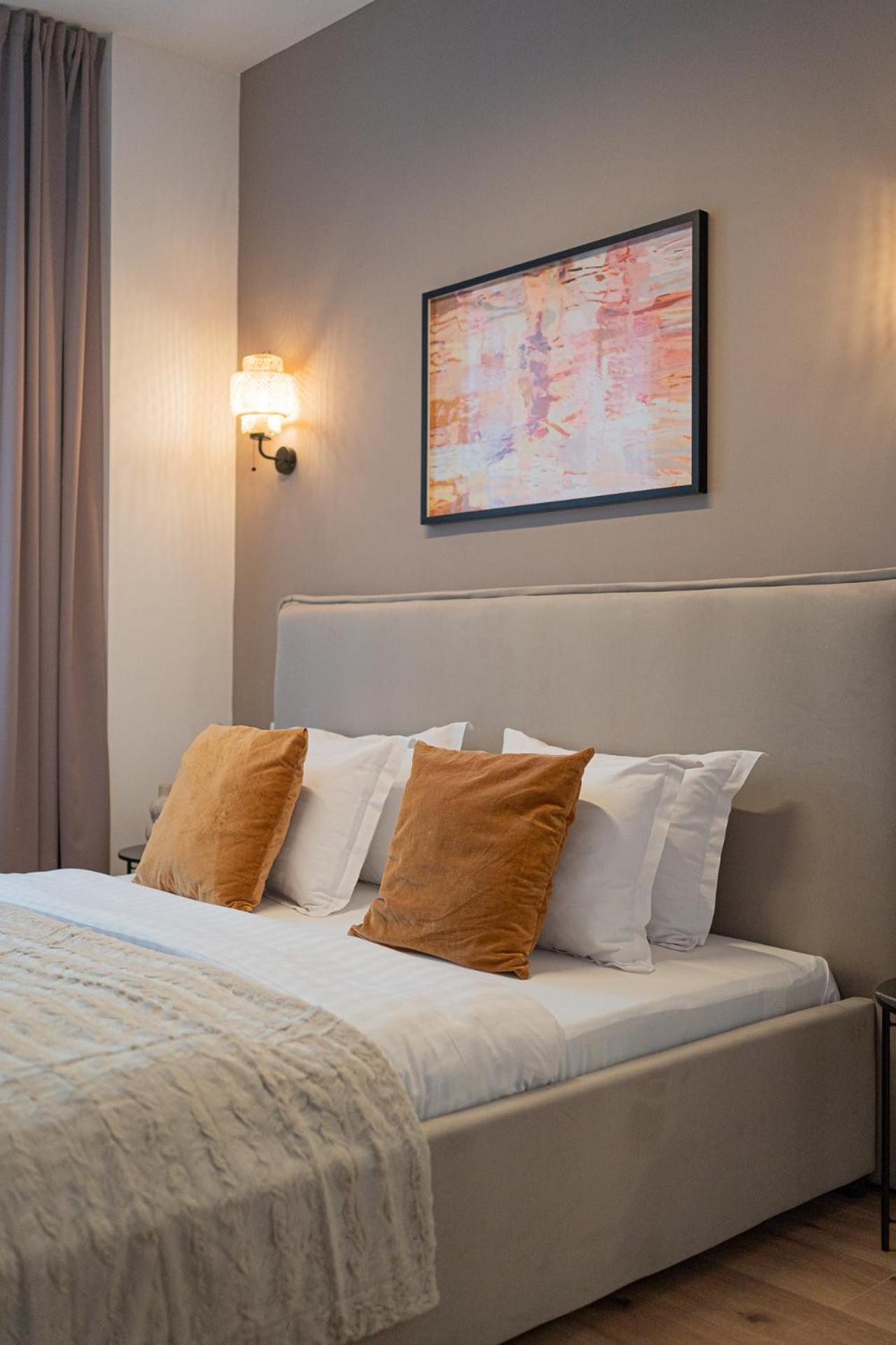 Loggia & Luxe 5Br Penthouse In Universitatii Area Bucarest Esterno foto