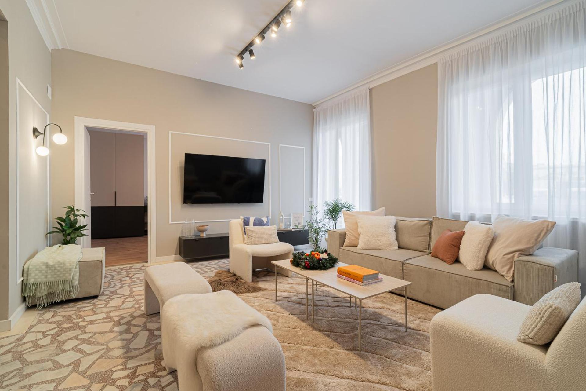 Loggia & Luxe 5Br Penthouse In Universitatii Area Bucarest Esterno foto